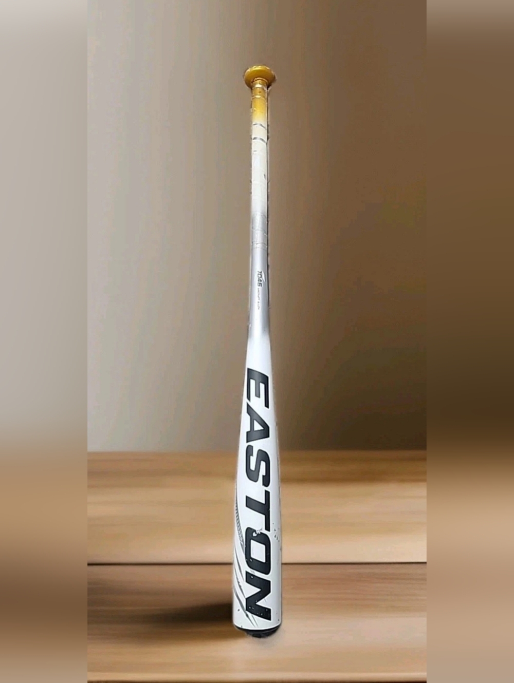 Easton Cyclone 882 Alloy  (32")(29oz.)(2 5/8)(-3) Official Baseball.